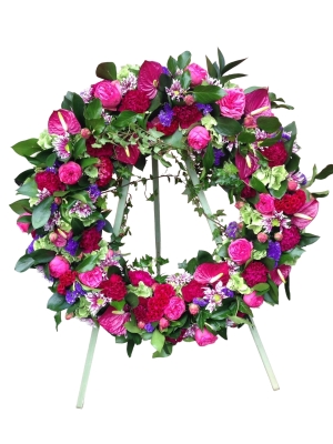 9. Large Easel wreath