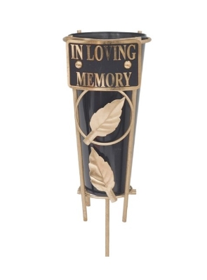 Non relative grave vases